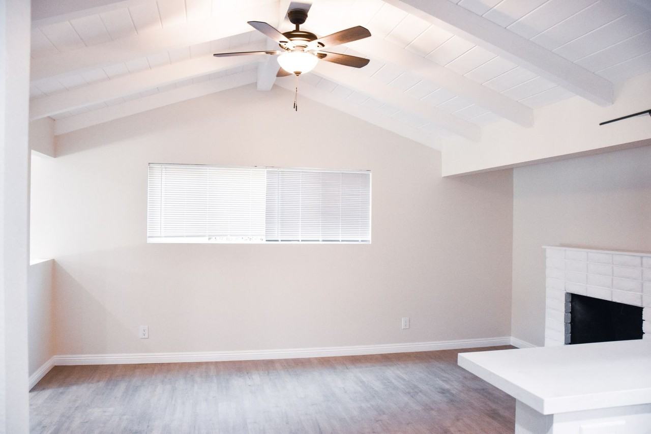 2318 E Coolidge Ave - Photo 4 of 50