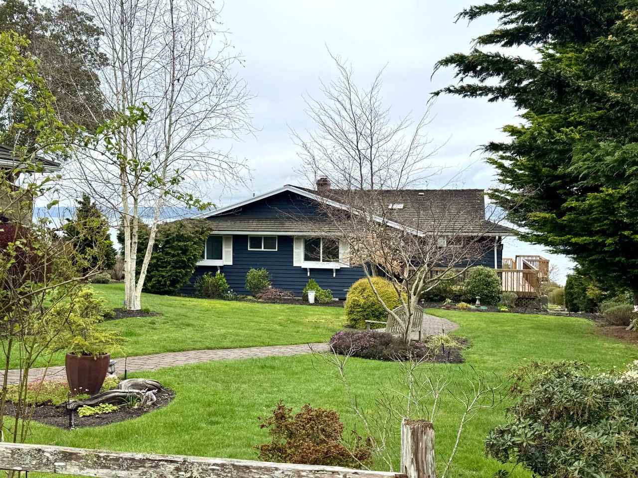 23250 Jefferson Point Rd Ne - Photo 2 of 45