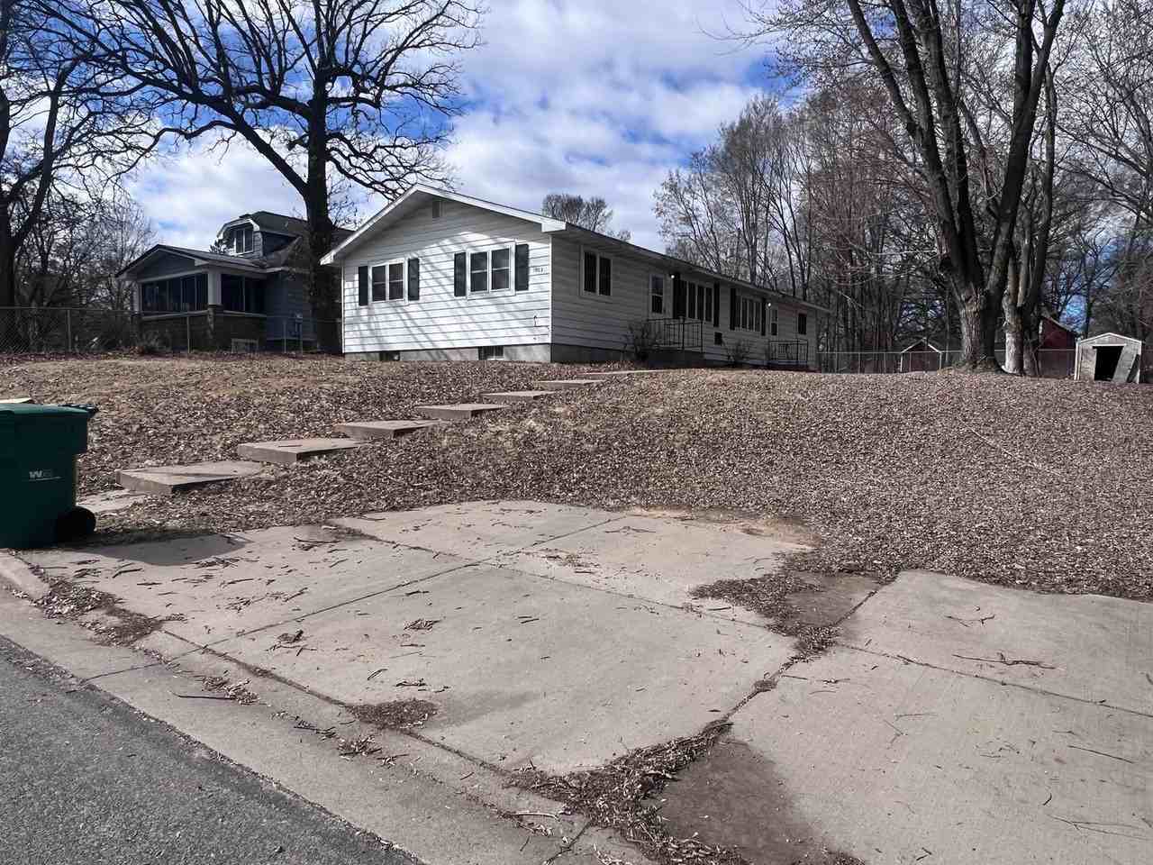 1903 3rd St E Side B - Photo 2 of 3