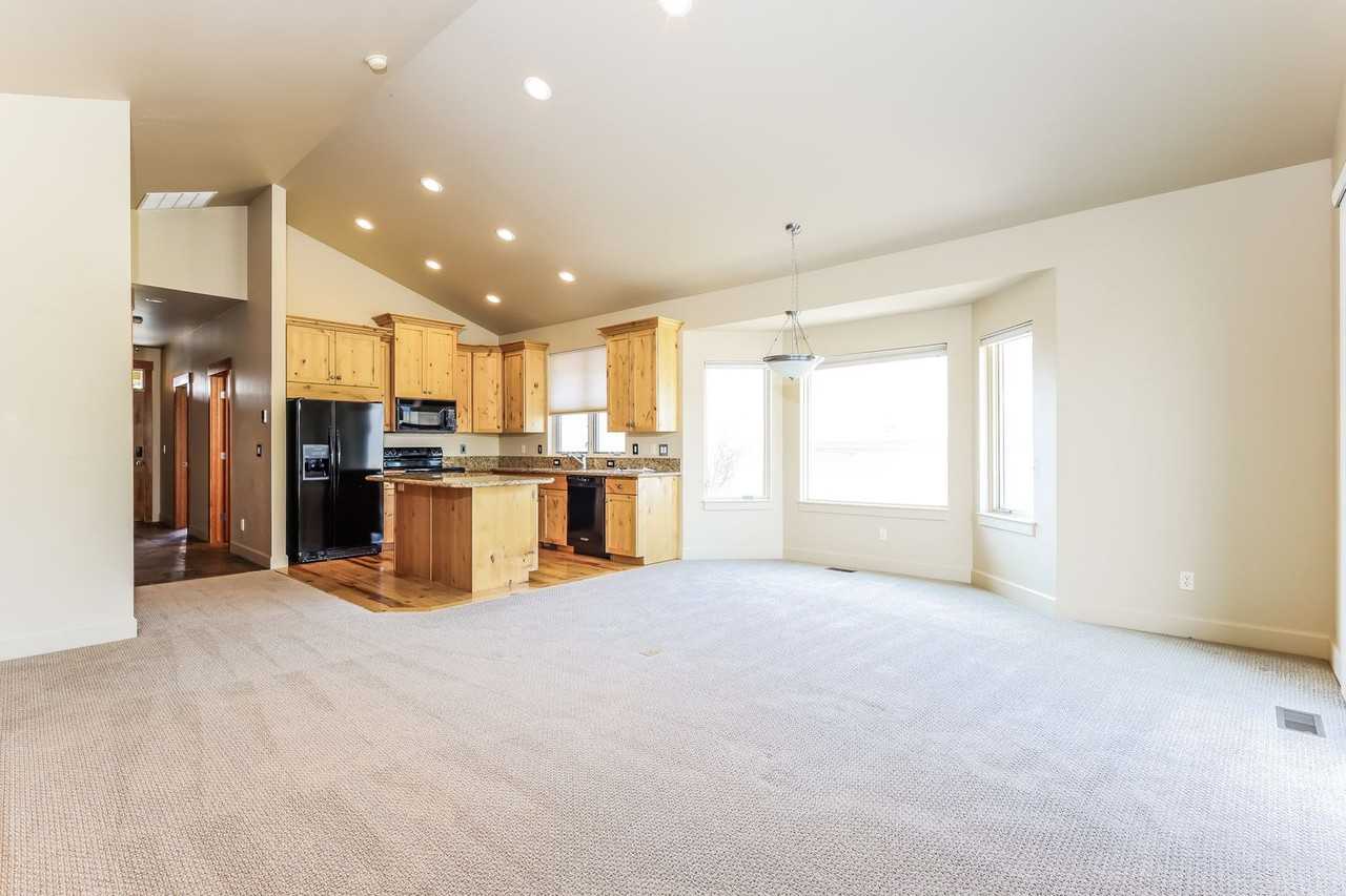 3417 Trappers Ct - Photo 6 of 19