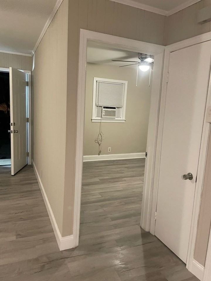 1602 Ne 23rd St - Photo 4 of 14