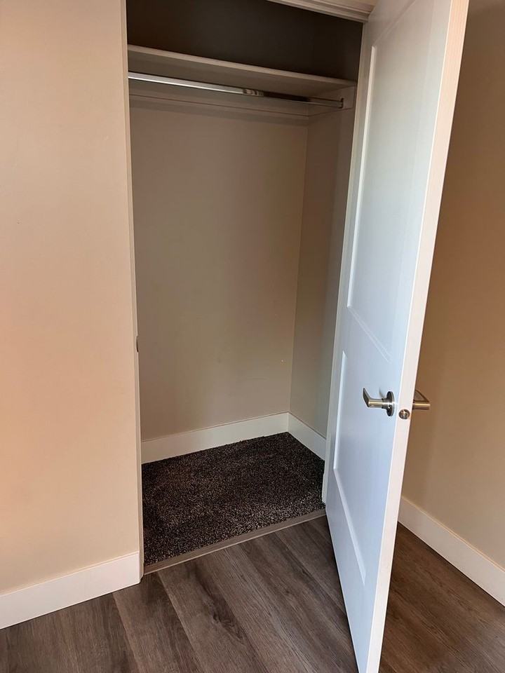 591 Turin Way - Photo 5 of 11