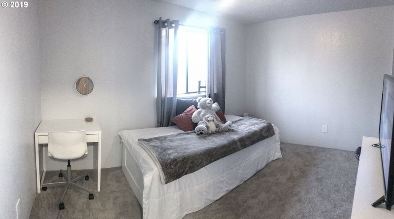 385 Se 6th St - Photo 2 of 20