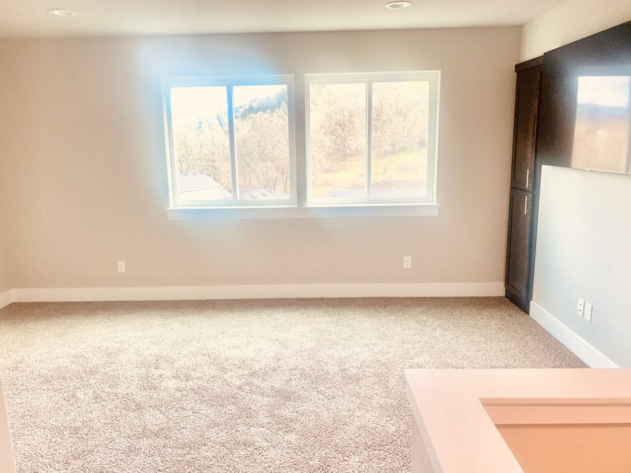 985 Se Golden Eagle Ave - Photo 5 of 13