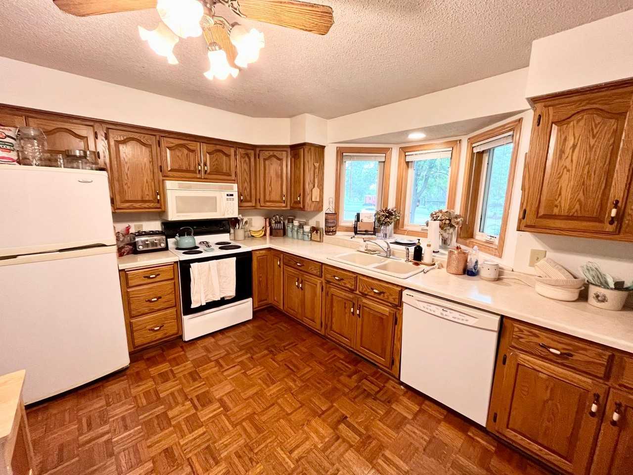 12613 Scharber St - Photo 2 of 14