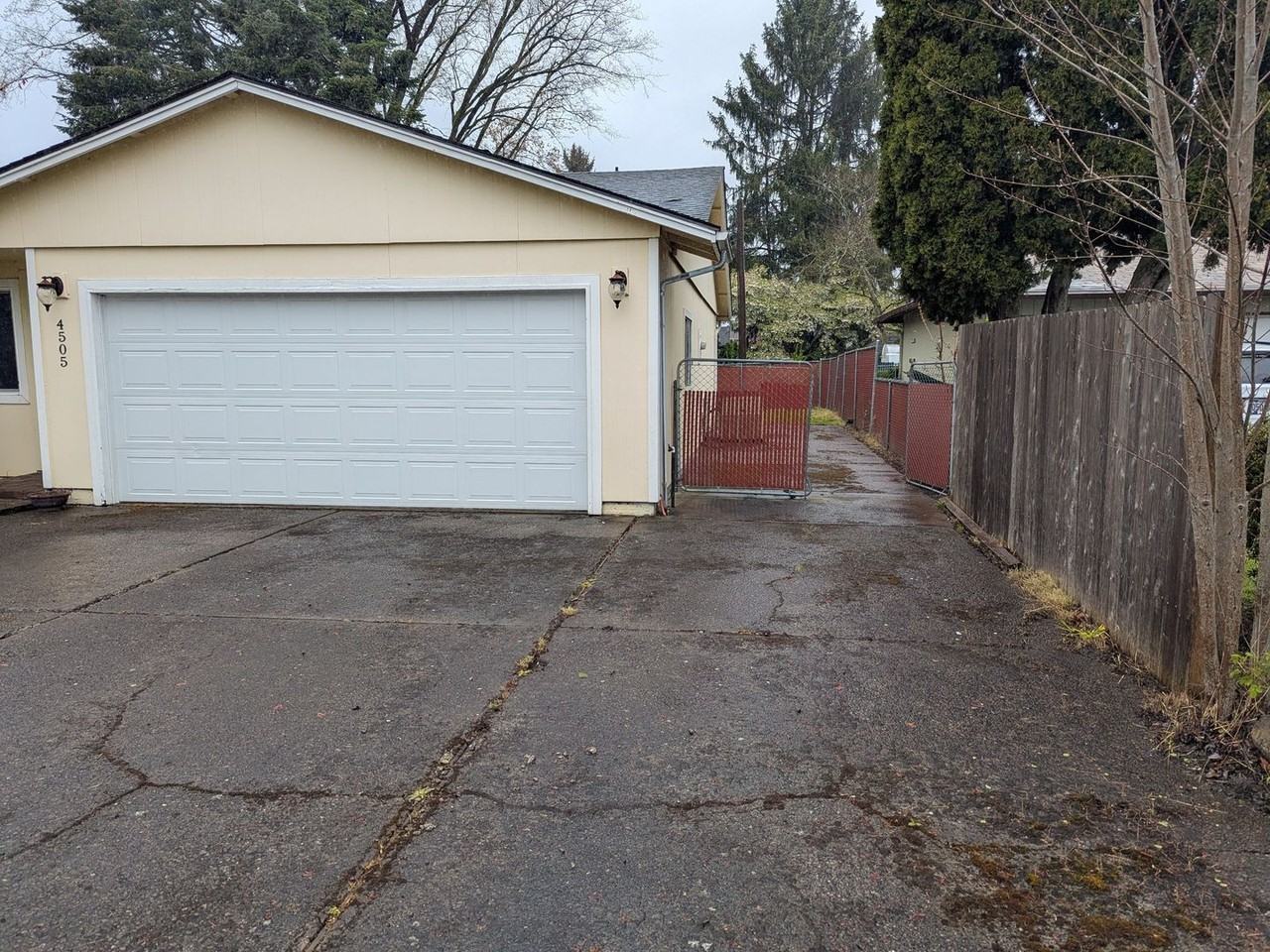 4505 Thrush Dr Ne - Photo 2 of 22