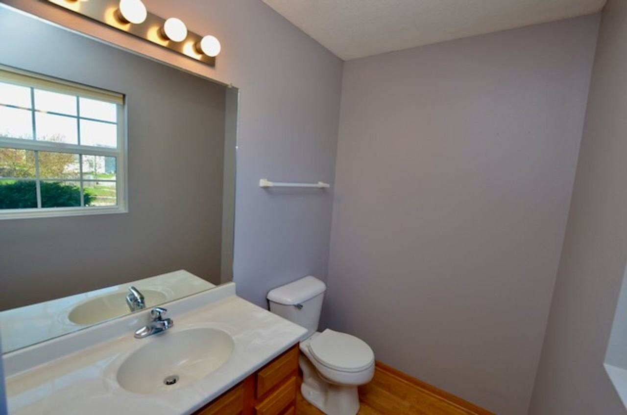 3301 Hart Ave - Photo 3 of 18