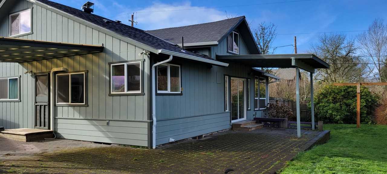 1217 Goucher St - Photo 3 of 24