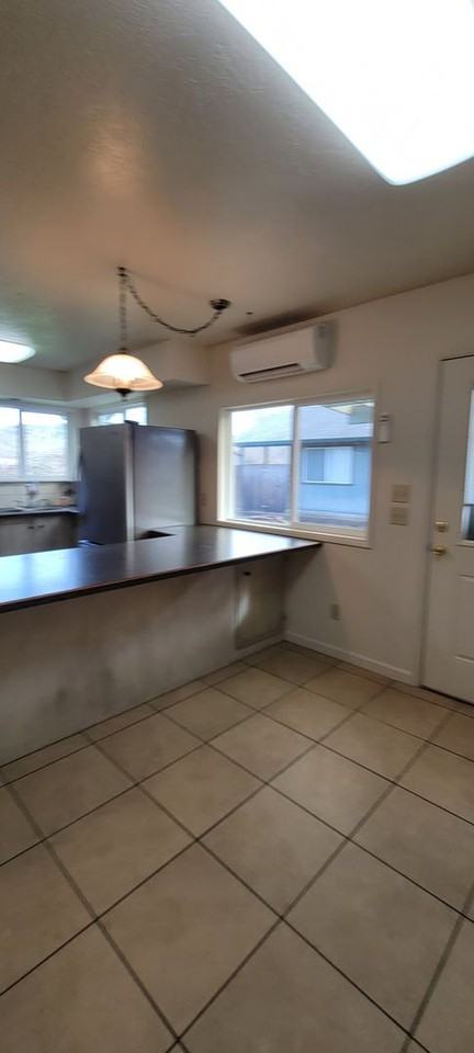 1217 Goucher St - Photo 5 of 24