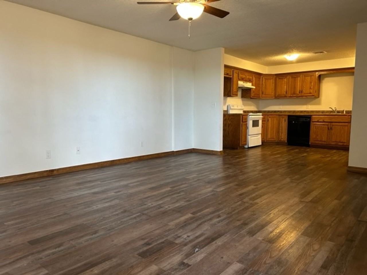 601 Valley View St #4 - Photo 4 of 12