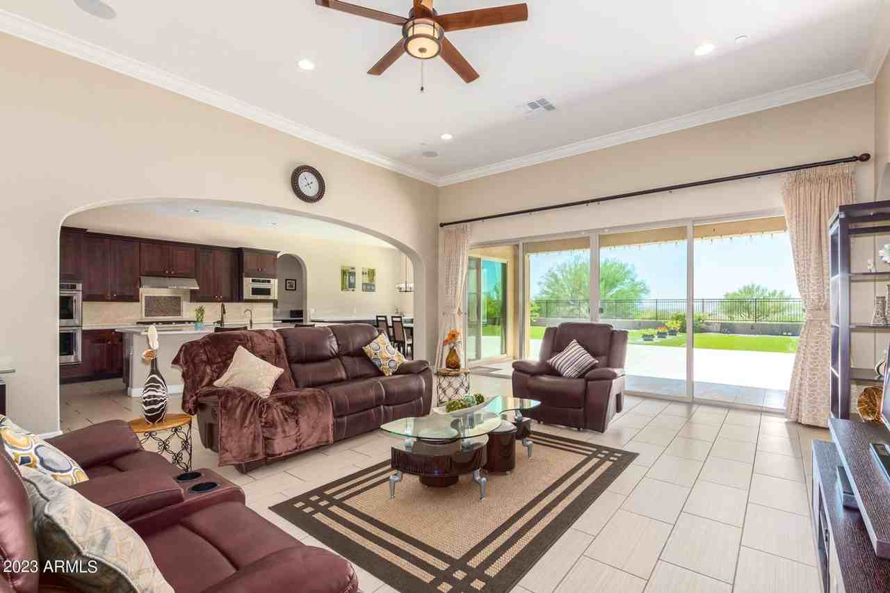 10924 N 136th Pl - Photo 4 of 50