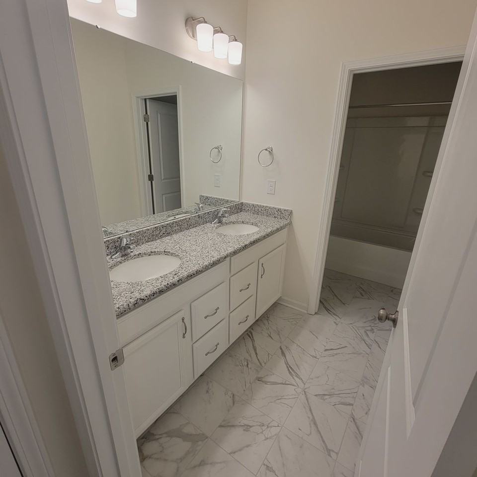 5841 Waterfall Pl - Photo 4 of 33