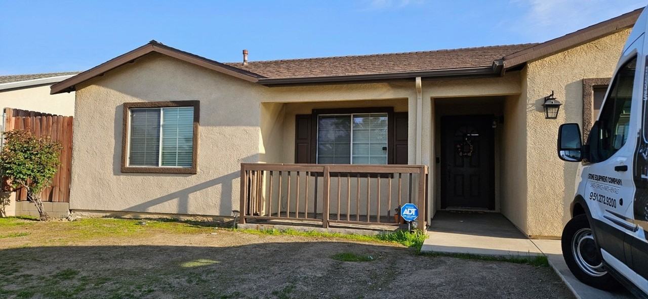29950 Reid St - Photo 3 of 8