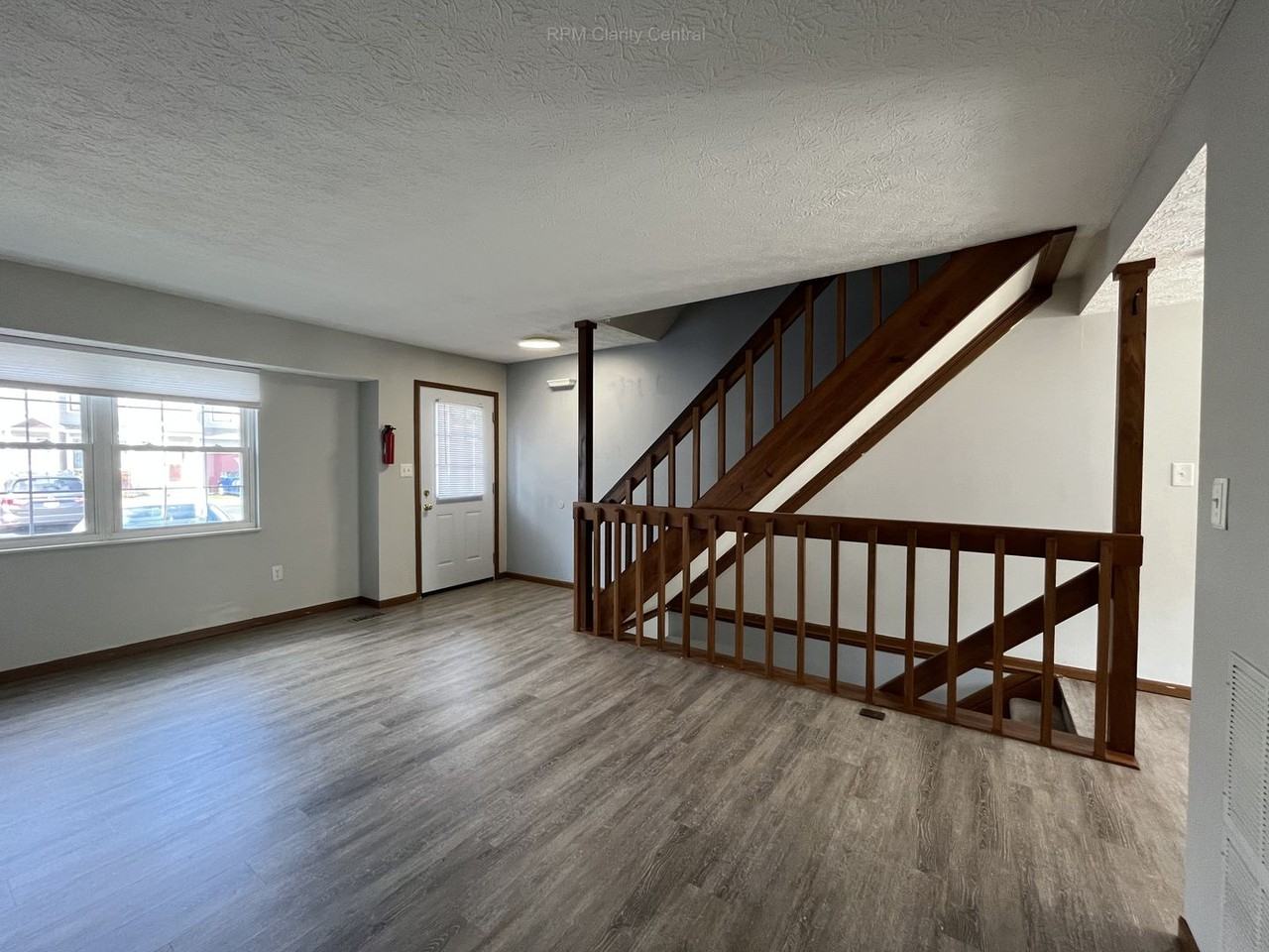 875 Charnwood Ln - Photo 2 of 10