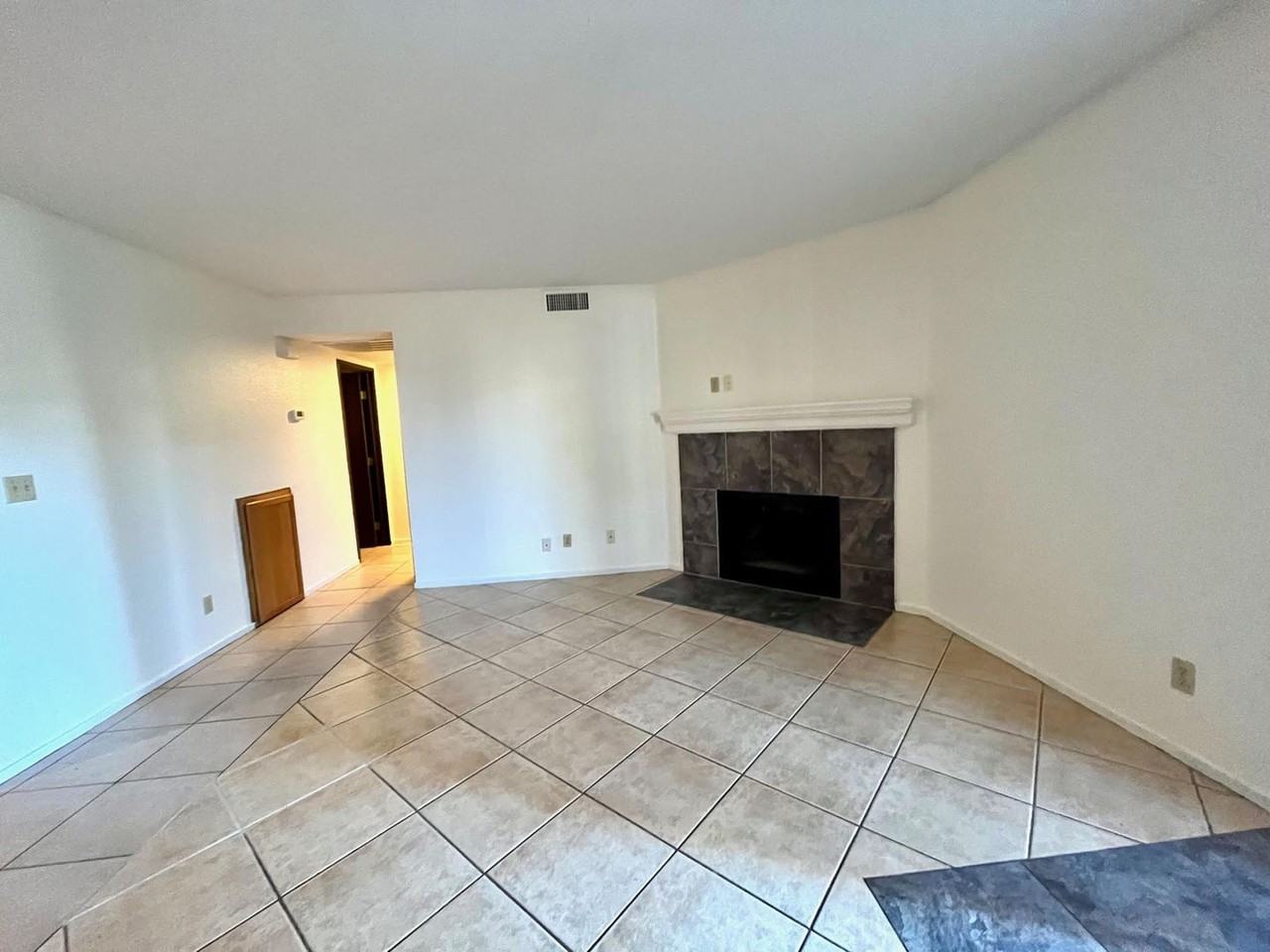 4964 Newport Cove Dr #B - Photo 4 of 14