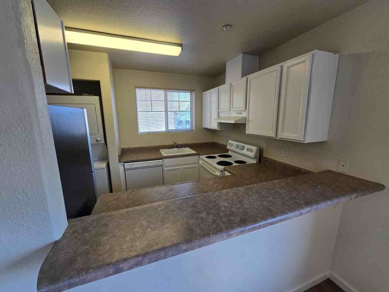 449 Holcomb Ave - Photo 6 of 15