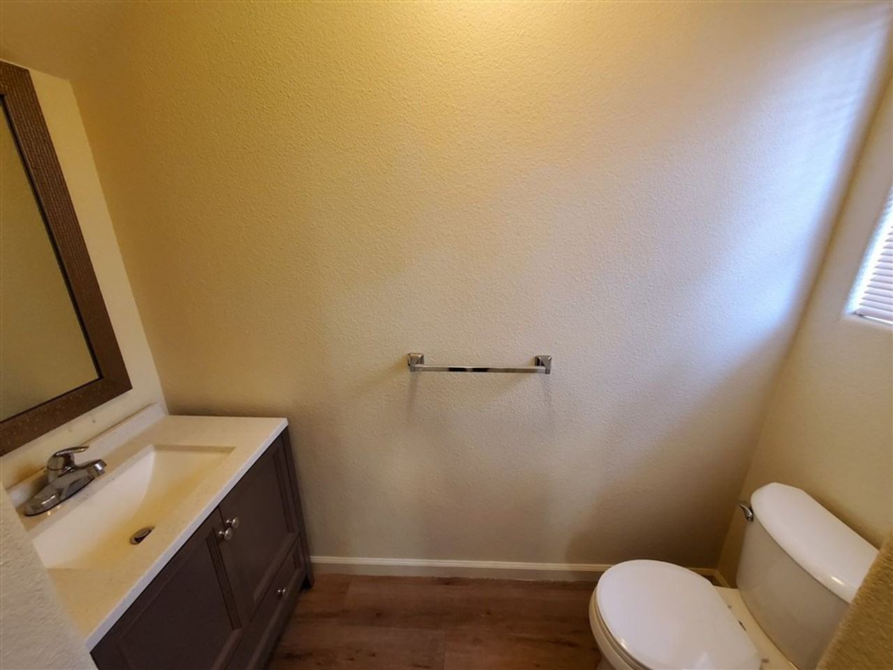 449 Holcomb Ave - Photo 7 of 15