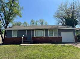 featured image of 542 E 48th Pl N