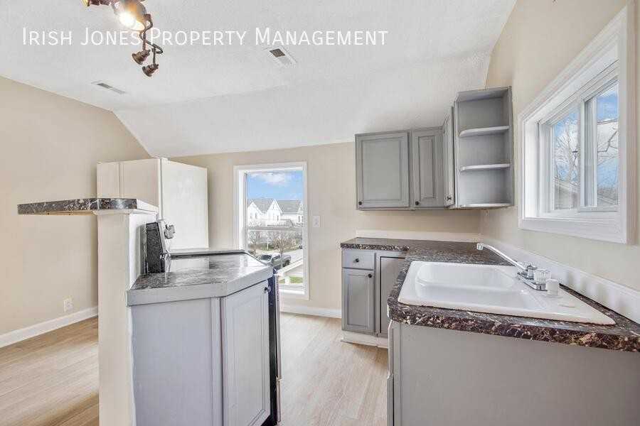 97 Whitney Pl #2 - Photo 2 of 14