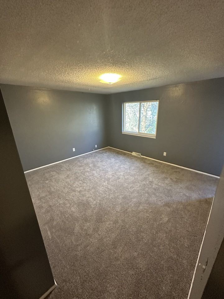 1201 Ada St #1201 - Photo 3 of 15