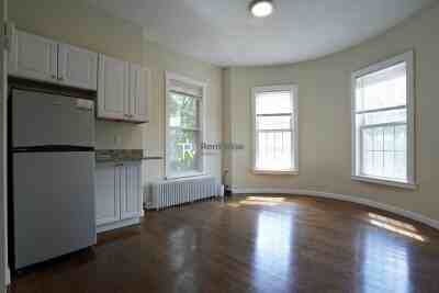 538 E Broadway #5 - Photo 3 of 6