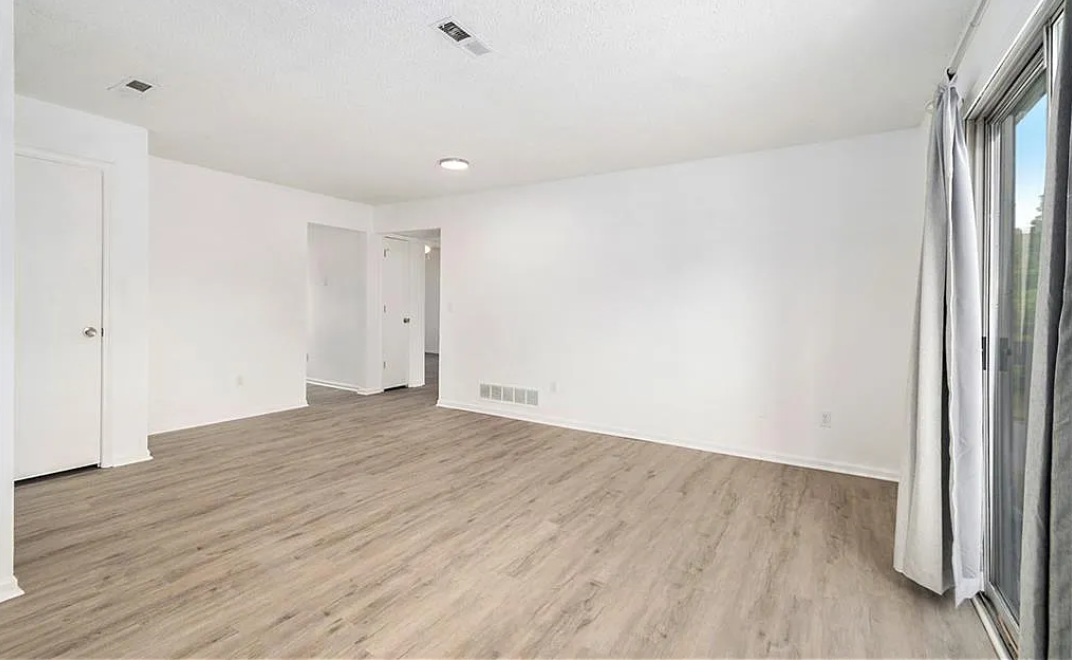 1312 Nw Valley Woods Ct #D - Photo 3 of 10