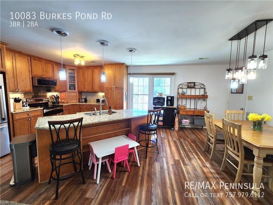 10083 Burkes Pond Rd - Photo 3 of 24