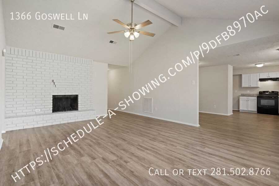 1366 Goswell Ln - Photo 3 of 12