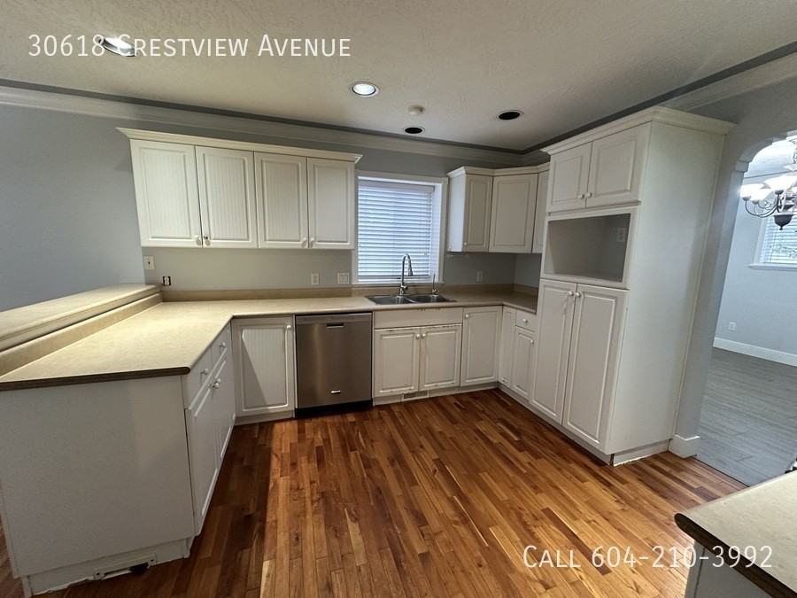 30618 Crestview Ave - Photo 2 of 23