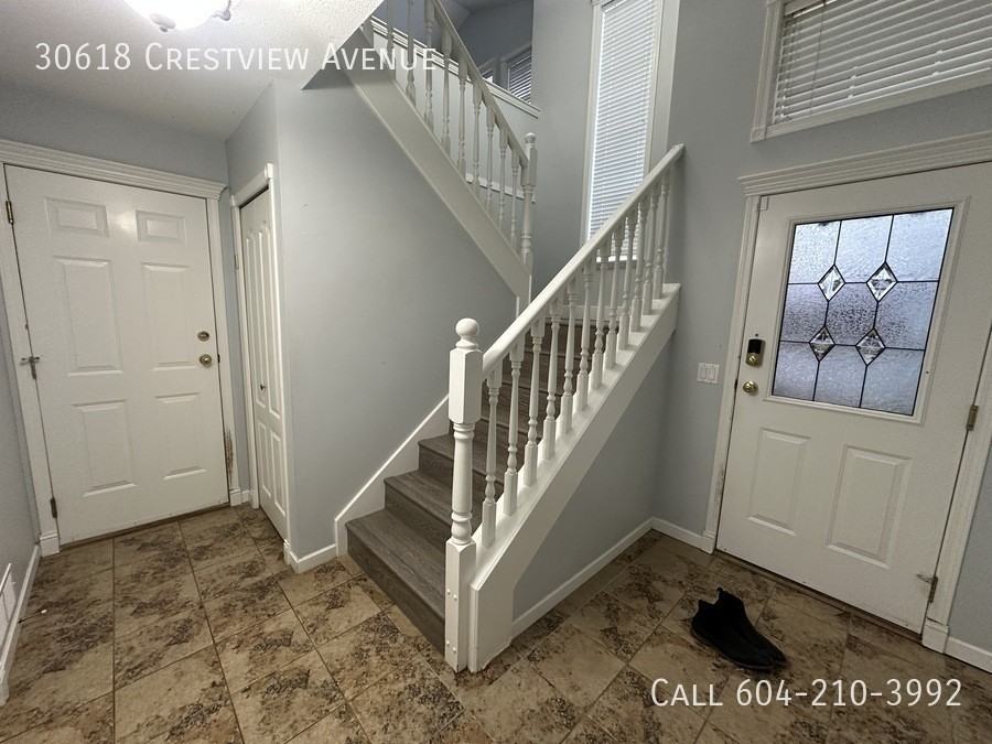 30618 Crestview Ave - Photo 3 of 23