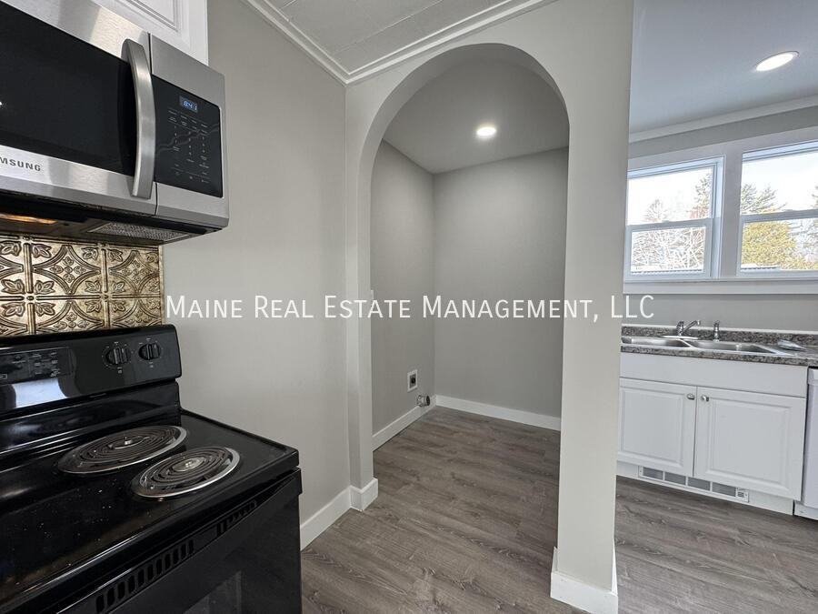 6 Woodman Ave #1 - Photo 3 of 18