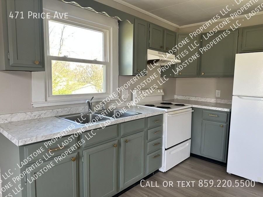 471 Price Ave - Photo 3 of 19