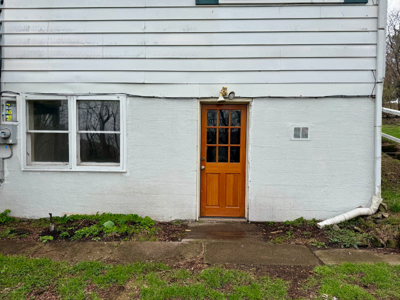 1371 E Pennsylvania Ave - Photo 2 of 9