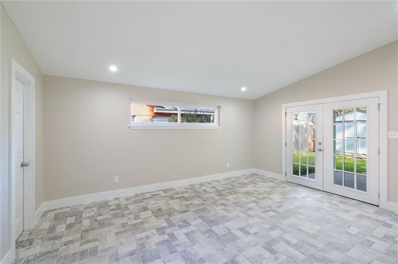 1466 Florida Ave - Photo 4 of 13