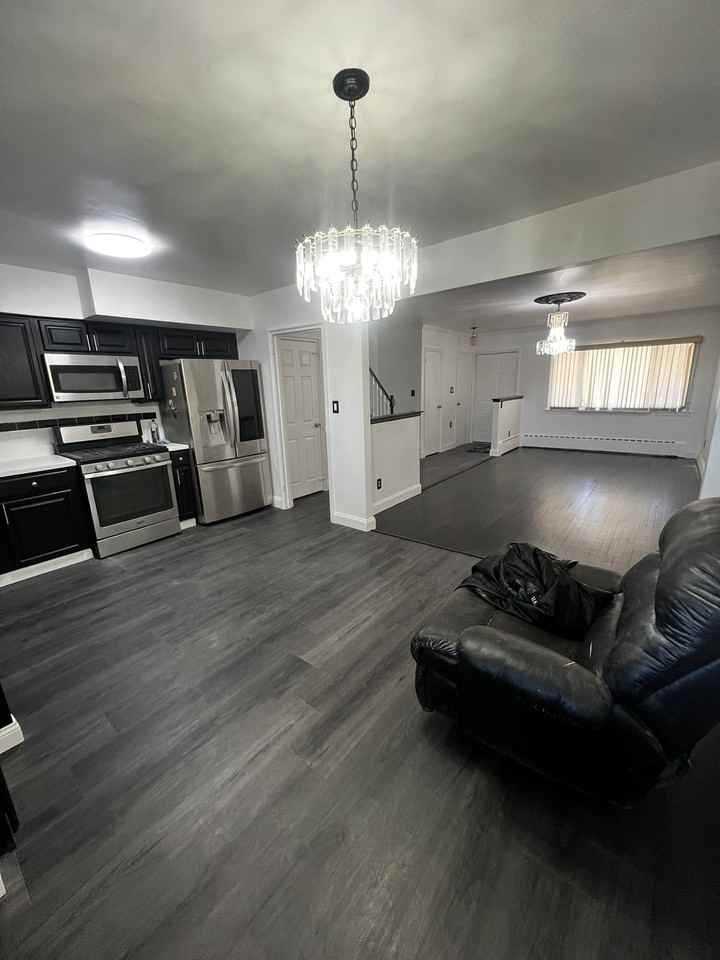 2341 Tiemann Ave - Photo 2 of 12