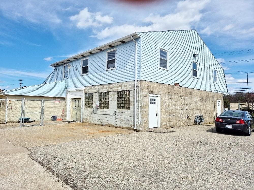 3395 Brodhead Road, Unit A - Photo 5 of 16