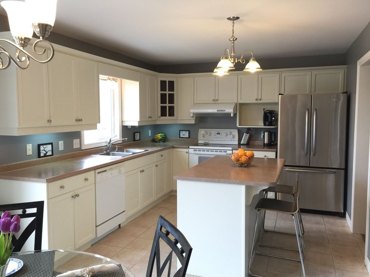 924 Guildwood Blvd - Photo 2 of 8