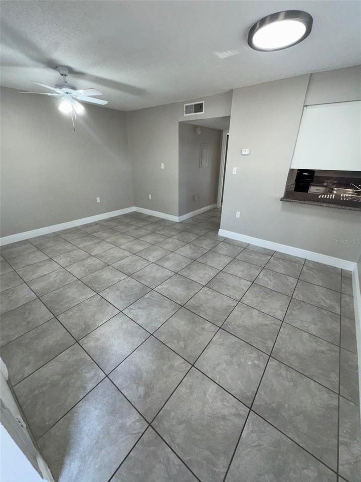 1177 Bentley Rd #4 - Photo 3 of 11