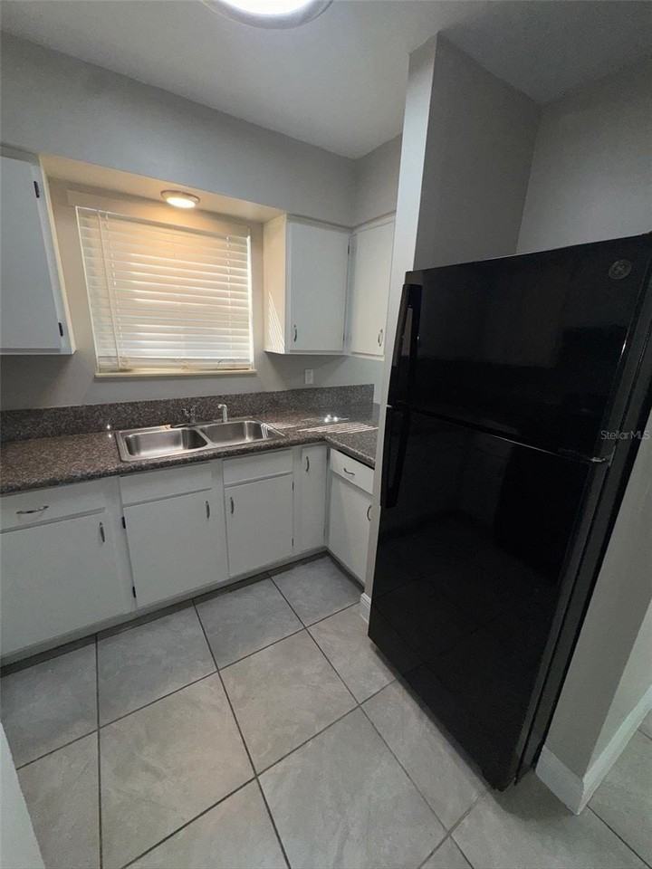 1177 Bentley Rd #4 - Photo 6 of 11