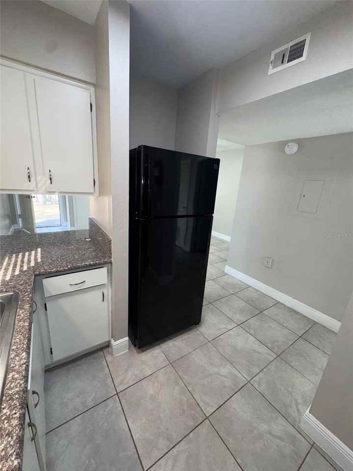 1177 Bentley Rd #4 - Photo 7 of 11