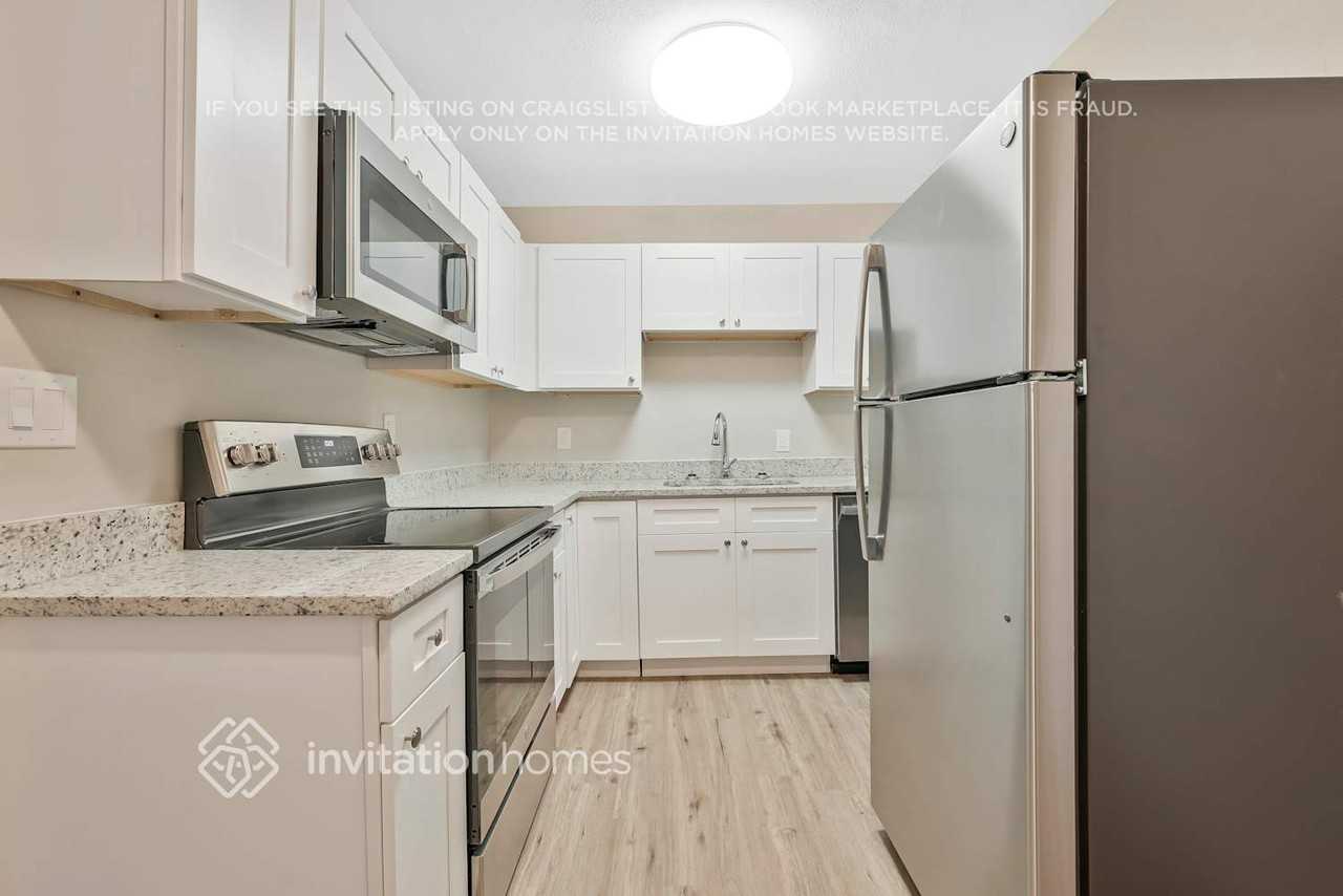 2831 Sanka Dr - Photo 4 of 18