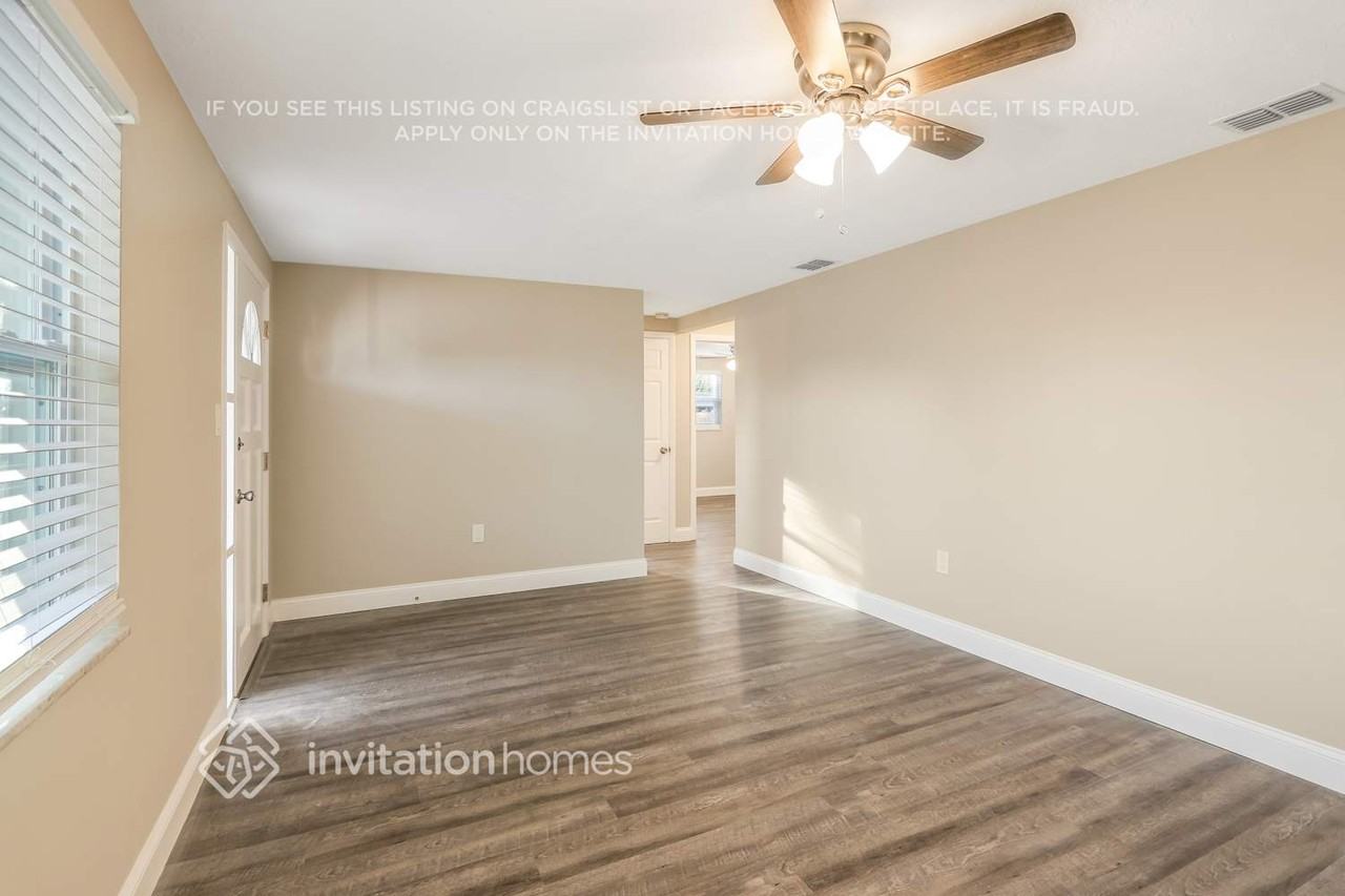 4849 Colonnade Ave - Photo 3 of 19