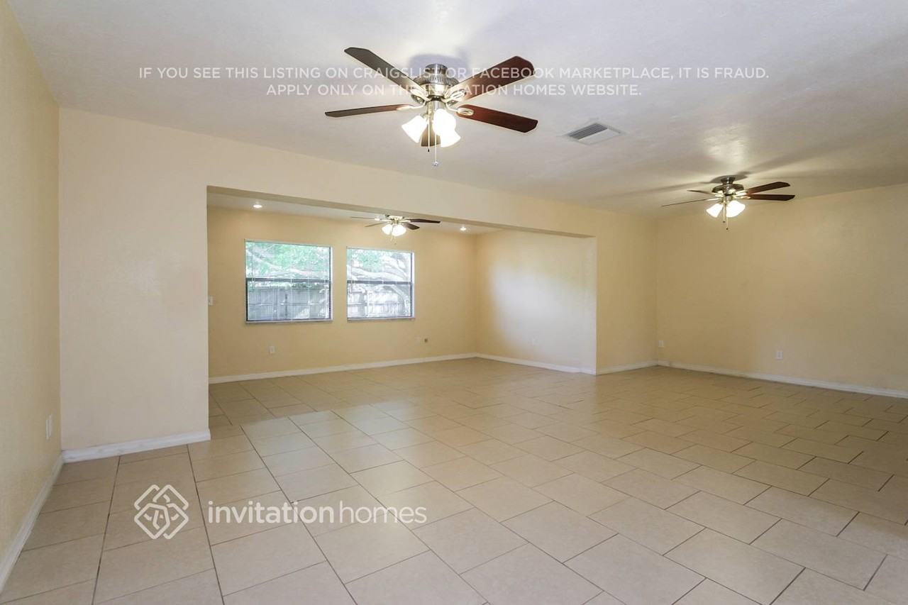 126 Sw 48th Ter - Photo 3 of 16