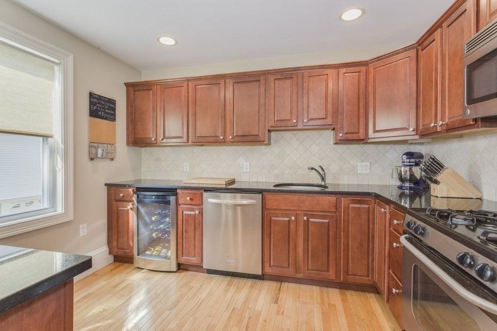 13 Downer Ct - Photo 2 of 23