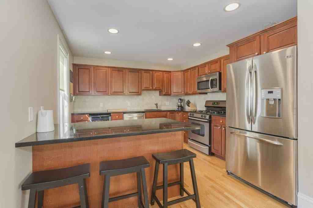 13 Downer Ct - Photo 3 of 23