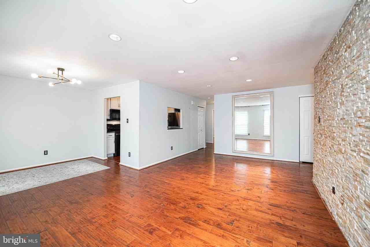 973 Roundhouse Ct - Photo 4 of 23