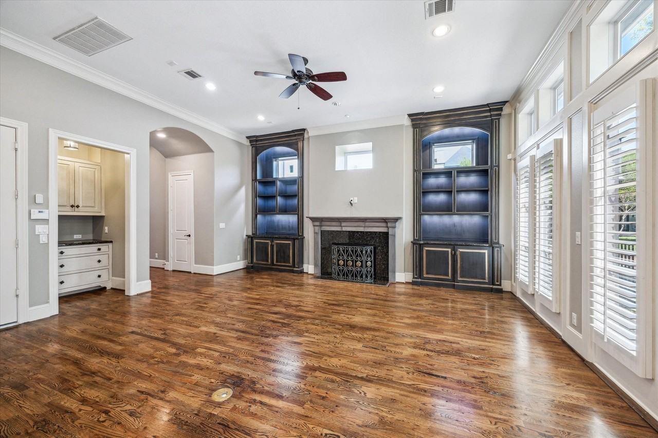 1818 Upland Lks - Photo 6 of 37