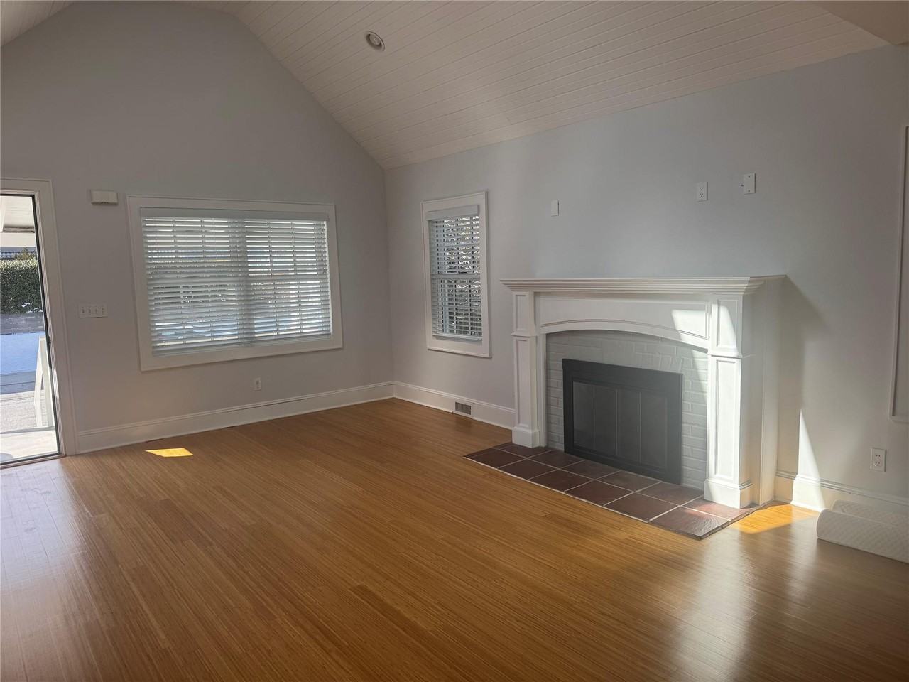 46 Clayton Ave - Photo 3 of 30