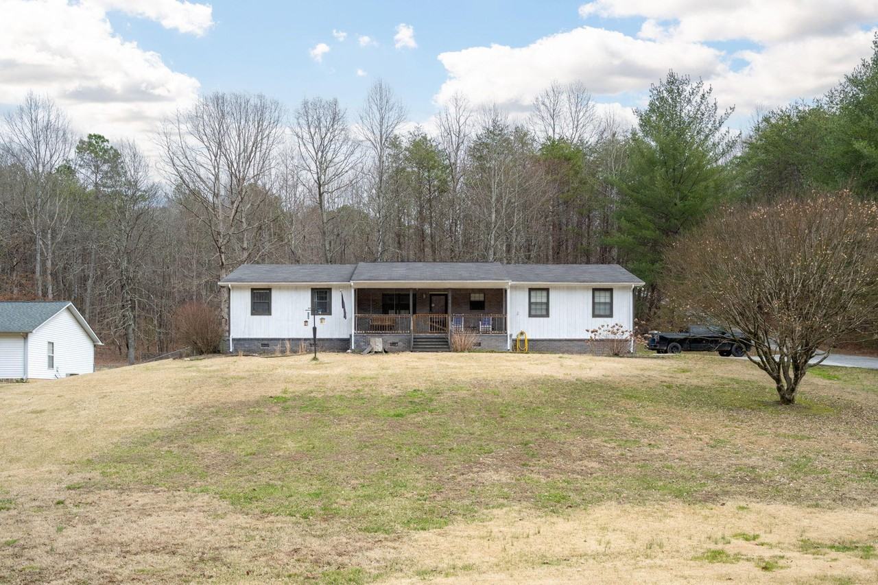 489 Ashley Ln - Photo 2 of 30