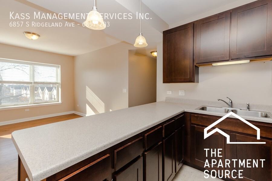 6853 S Ridgeland Ave #302 - Photo 2 of 14